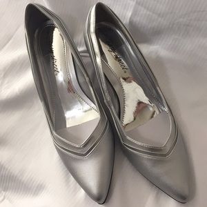 Fancy silver pumps for after five wear